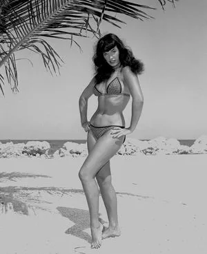 Bettie Page / bettie.page.xo / bettiepage nude photo #0196