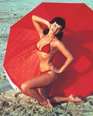 Bettie Page / bettie.page.xo / bettiepage nude photo #0198