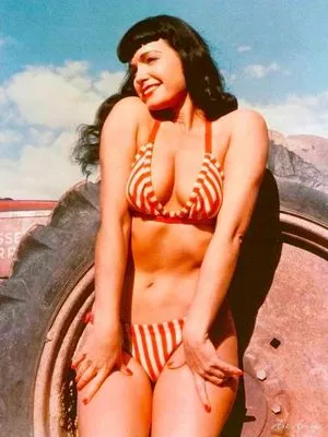 Bettie Page / bettie.page.xo / bettiepage nude photo #0202