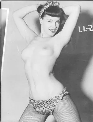 Bettie Page / bettie.page.xo / bettiepage nude photo #0264
