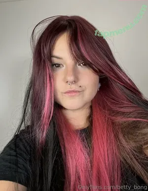 betty_bong / bettybong96 nude photo #0022