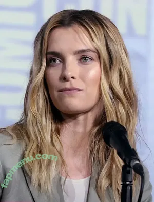 Betty Gilpin / voldemortbarbieclown nude photo #0203