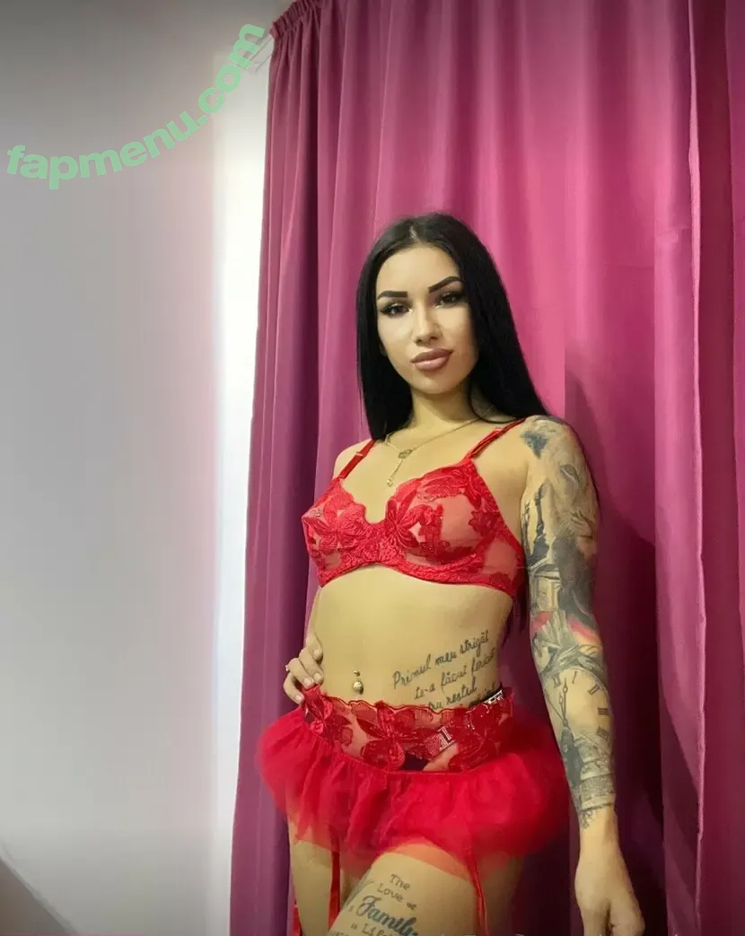 betty.lazar nude photo #0014 (betty__bl)