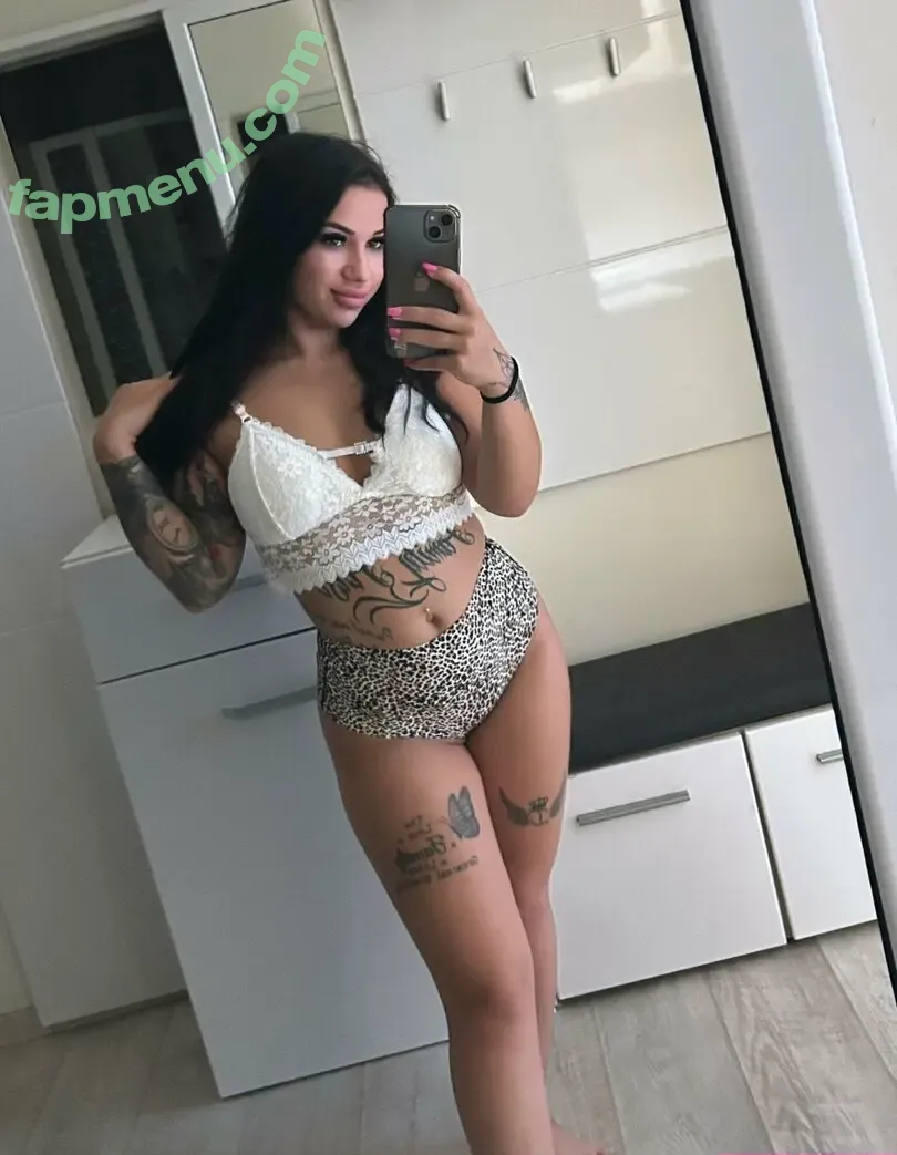 betty.lazar nude photo #0035 (betty__bl)