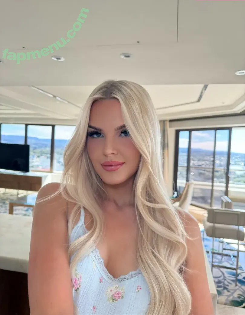 Beverlybluee nude photo #0001 (beverlyblueofficial)