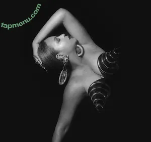 Beyonce / Beyoncé nude photo #1354