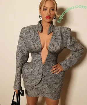 Beyonce / beyoncenavago nude photo #1366