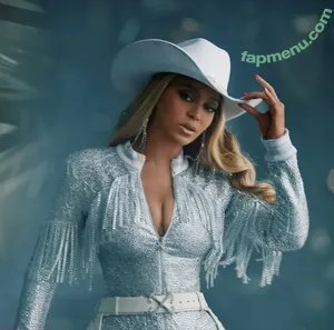 Beyonce / beyoncenavago nude photo #1406