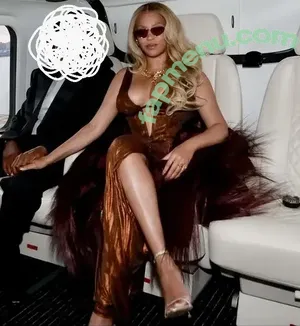 Beyonce / beyoncenavago nude photo #1486