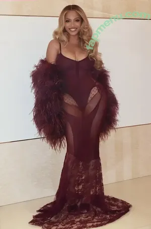 Beyonce / beyoncenavago nude photo #1497