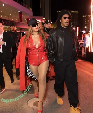 Beyonce / beyoncenavago nude photo #1563
