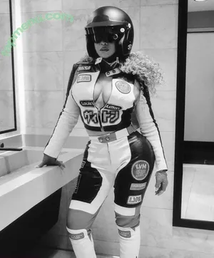 Beyonce / beyoncenavago nude photo #1594