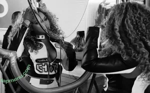 Beyonce / beyoncenavago nude photo #1595