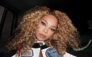 Beyonce / beyoncenavago nude photo #1598