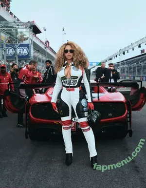 Beyonce / beyoncenavago nude photo #1599