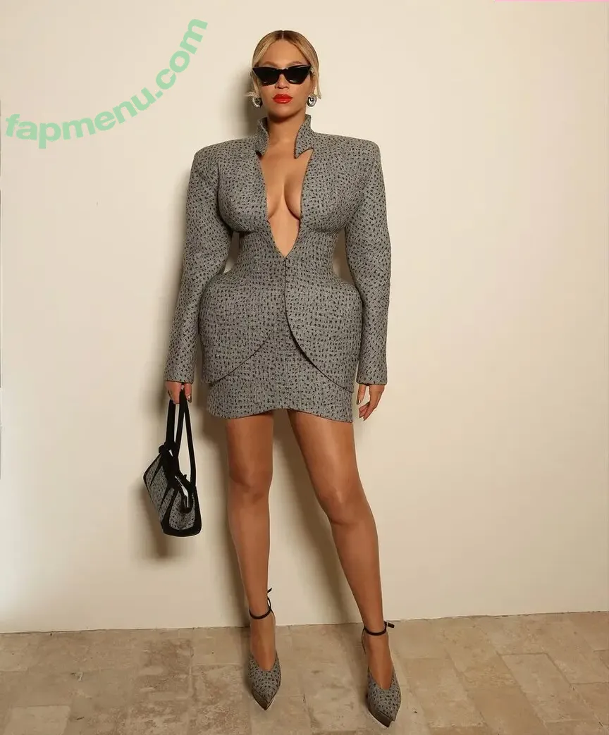 Beyonce nude photo #1364 (beyoncenavago)