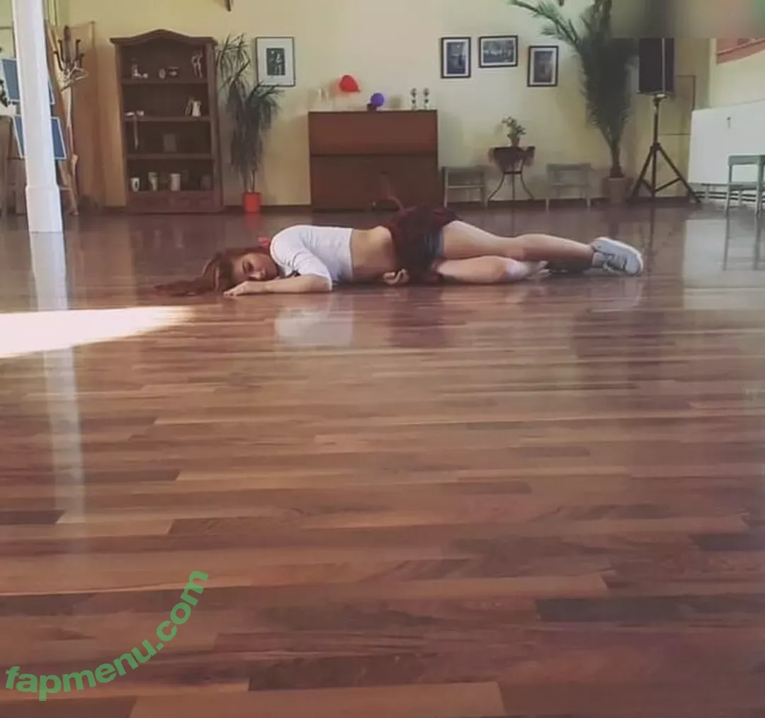 bgkatja nude photo #0048 (katjakrasavice)