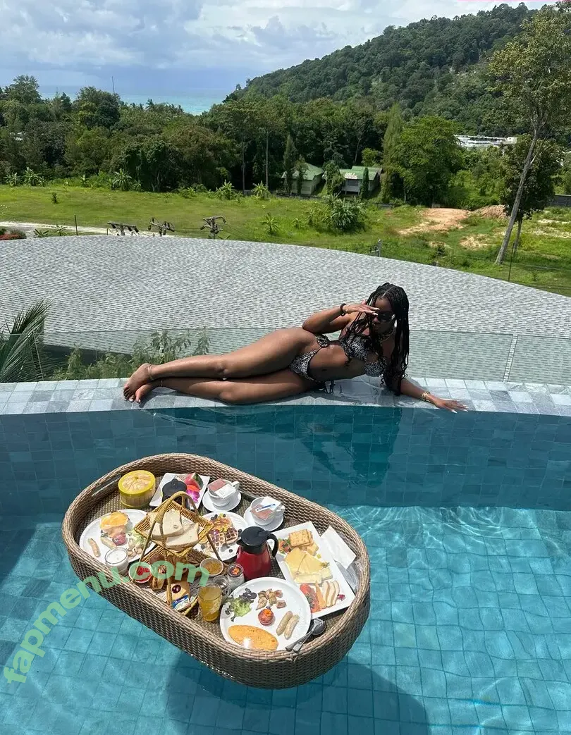 Bhadie.kelly nude photo #0021 (Pyt.kellyyy / Slayy.kellyy)