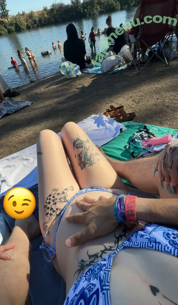 bi_girl42069 nude photo #0005 (brynn_2220)