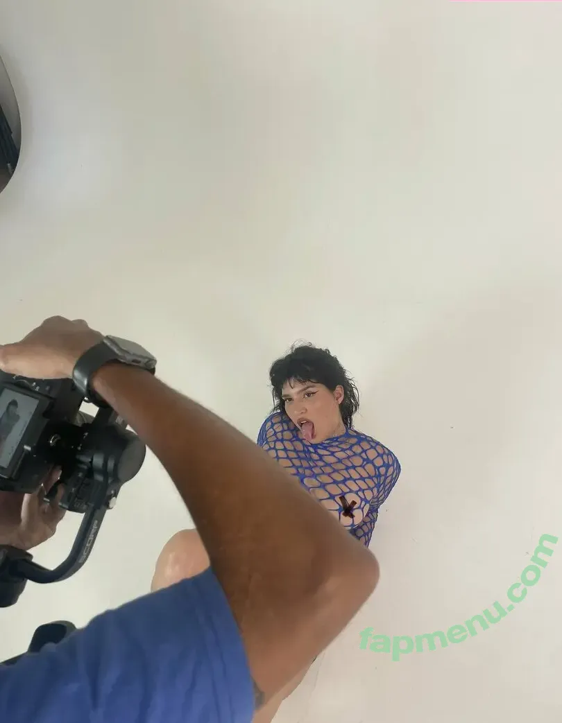 Bi0degradavel nude photo #0062 (biodegradavel)