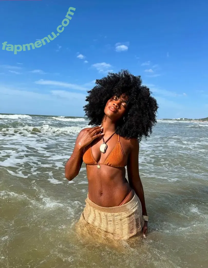 Bia Ben nude photo #0014 (biaben / imbiaben)