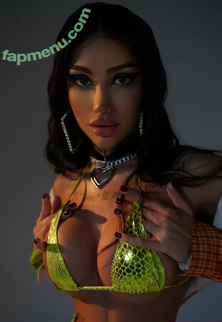 biakhalifa nude photo #0045 (biakhalifa)