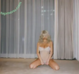  nude photo #0005