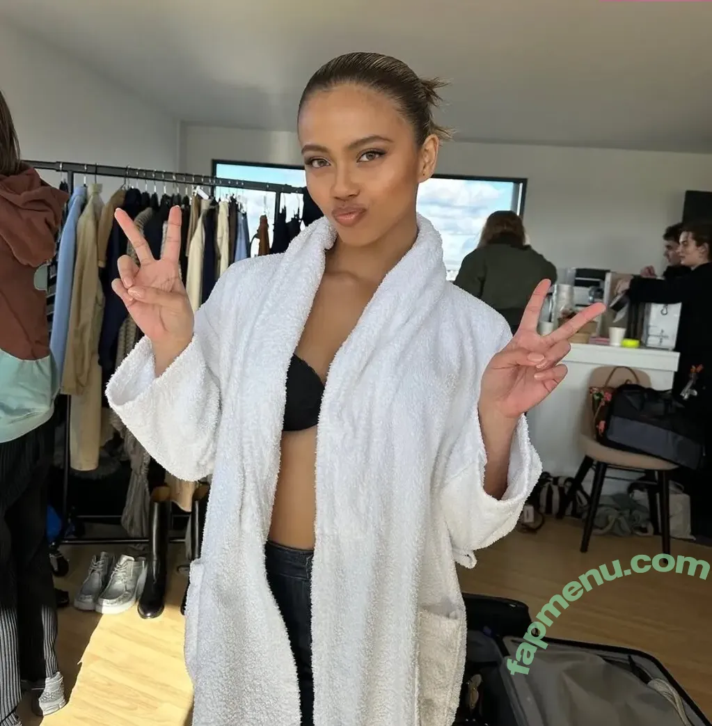 Bianca Bustamante nude photo #0112 (Racerbia)