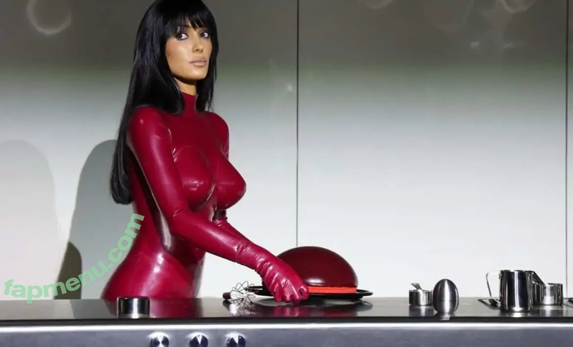 Bianca Censori nude photo #2065 (bianca.censori_official)