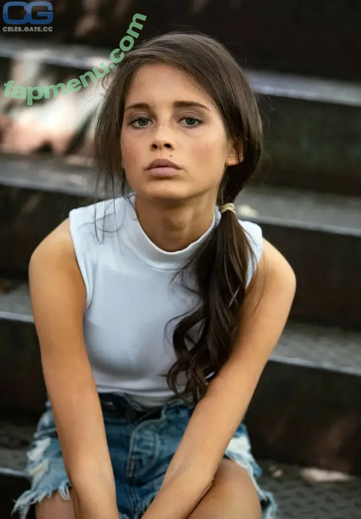 Bianca Nawrath nude photo #0002 (Bianca Nawrath)