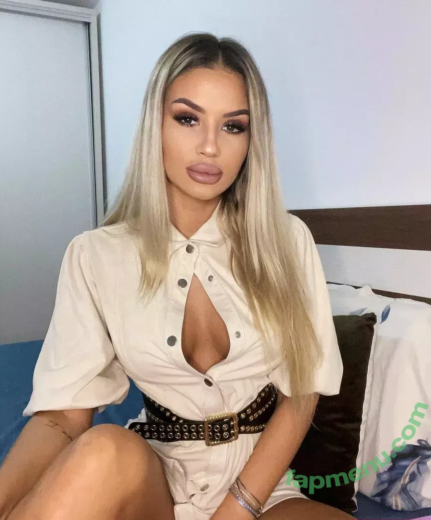 Biancabiiiib nude photo #0008 (Biancabiiiib)