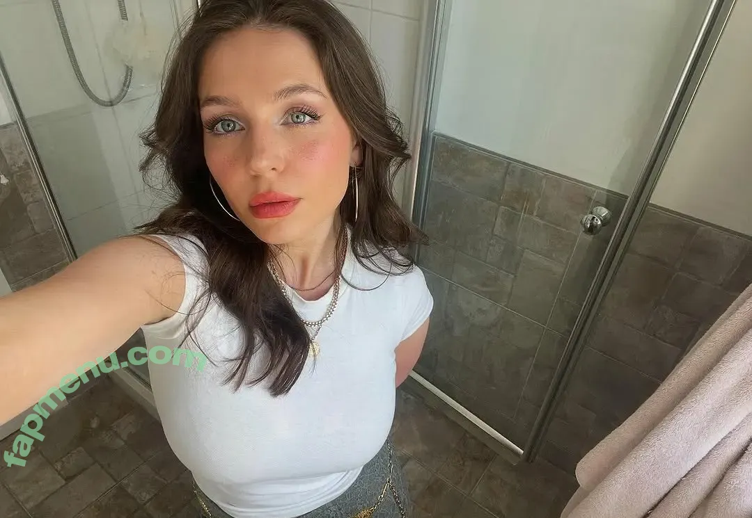 Bibi Lucille nude photo #0056 (Bibi_lucille / bibischouten)