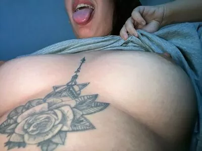 bichota69sexting / 69_bichota / adaharavip / kyliestepsister nude photo #0034