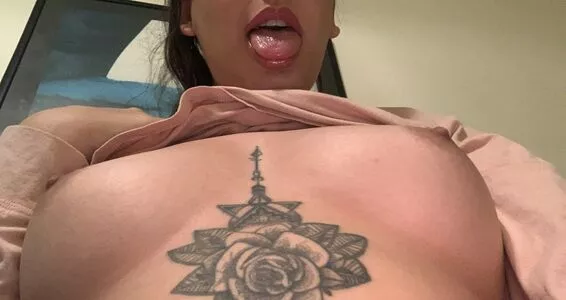 bichota69sexting / 69_bichota / adaharavip / kyliestepsister nude photo #0114