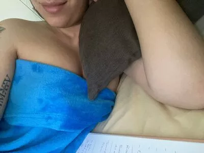 bichota69sexting / 69_bichota / adaharavip / kyliestepsister nude photo #0244