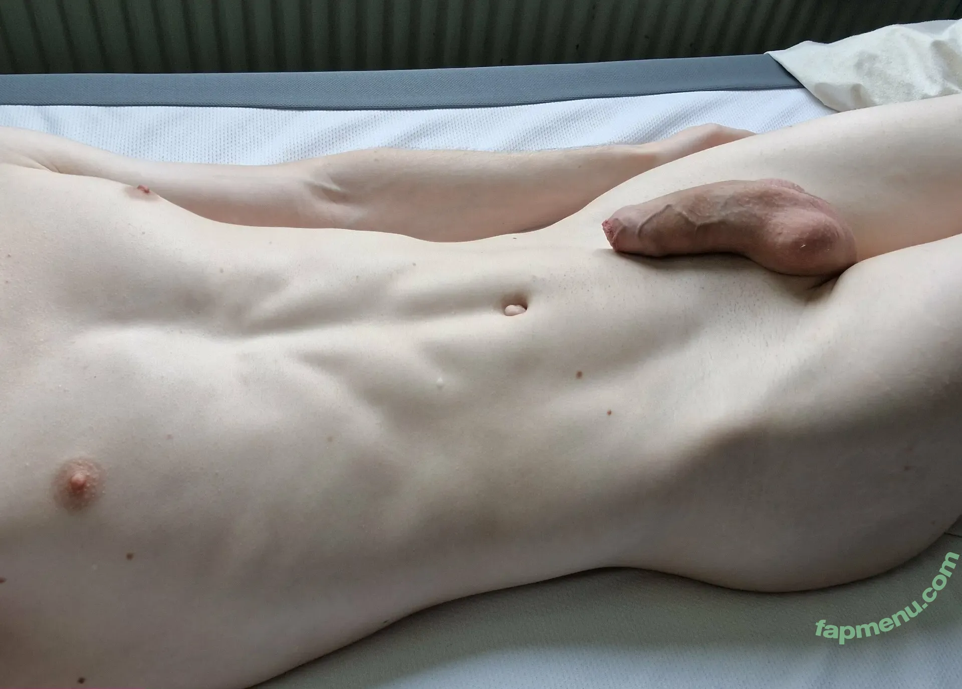 bicuriousboi99 nude photo #0031 (bicuriousbandofficial)