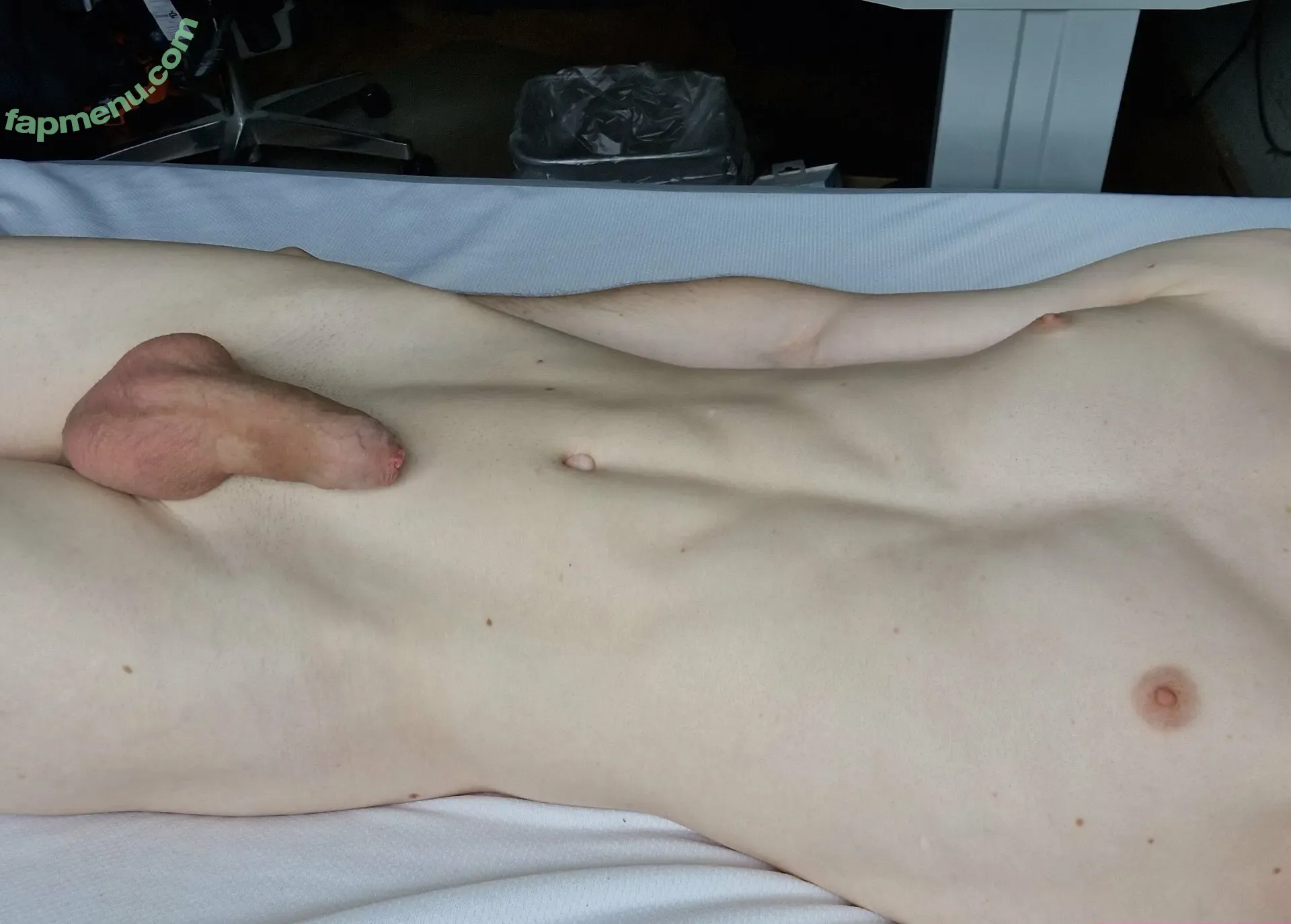 bicuriousboi99 nude photo #0032 (bicuriousbandofficial)