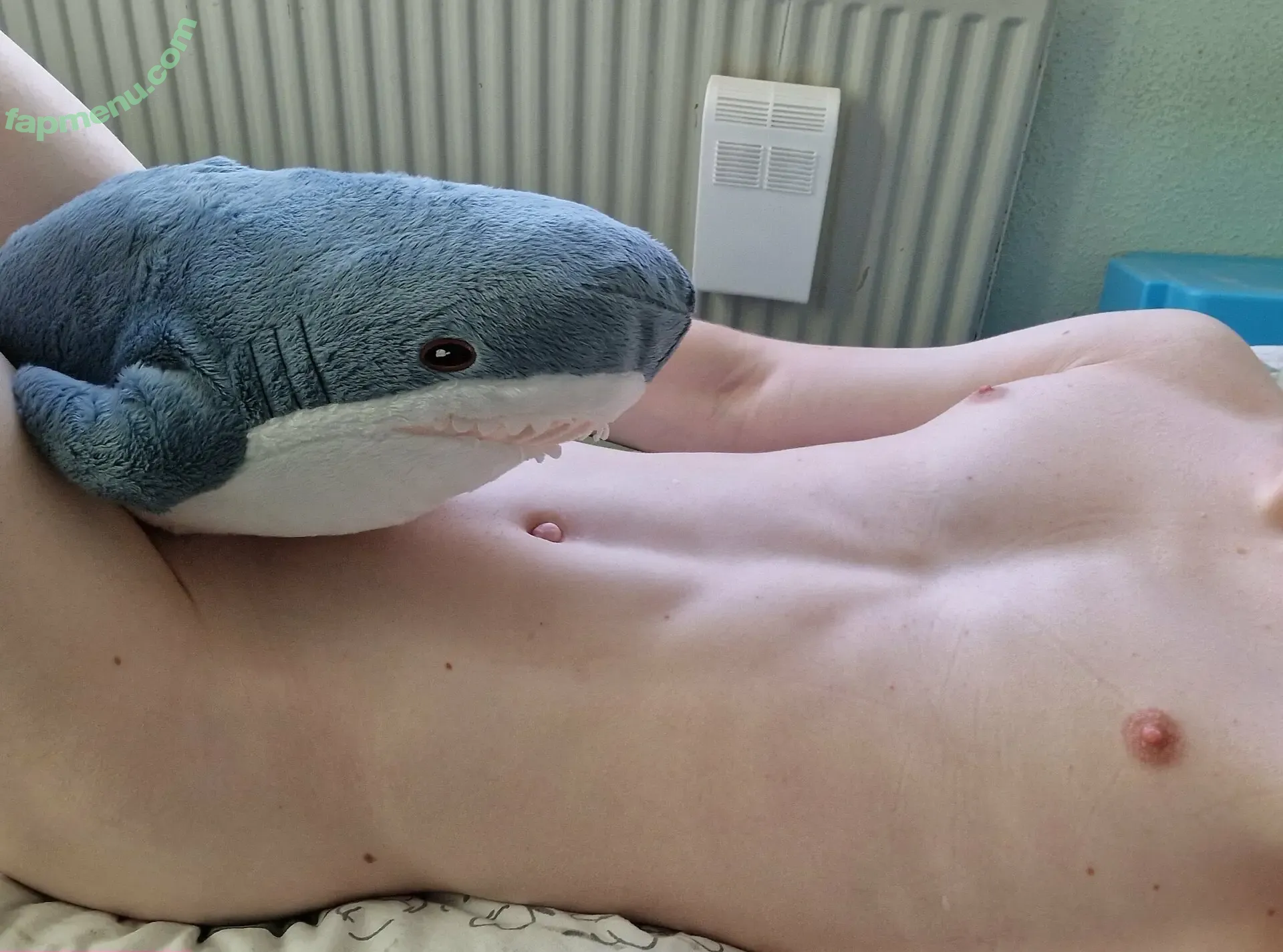 bicuriousboi99 nude photo #0038 (bicuriousbandofficial)