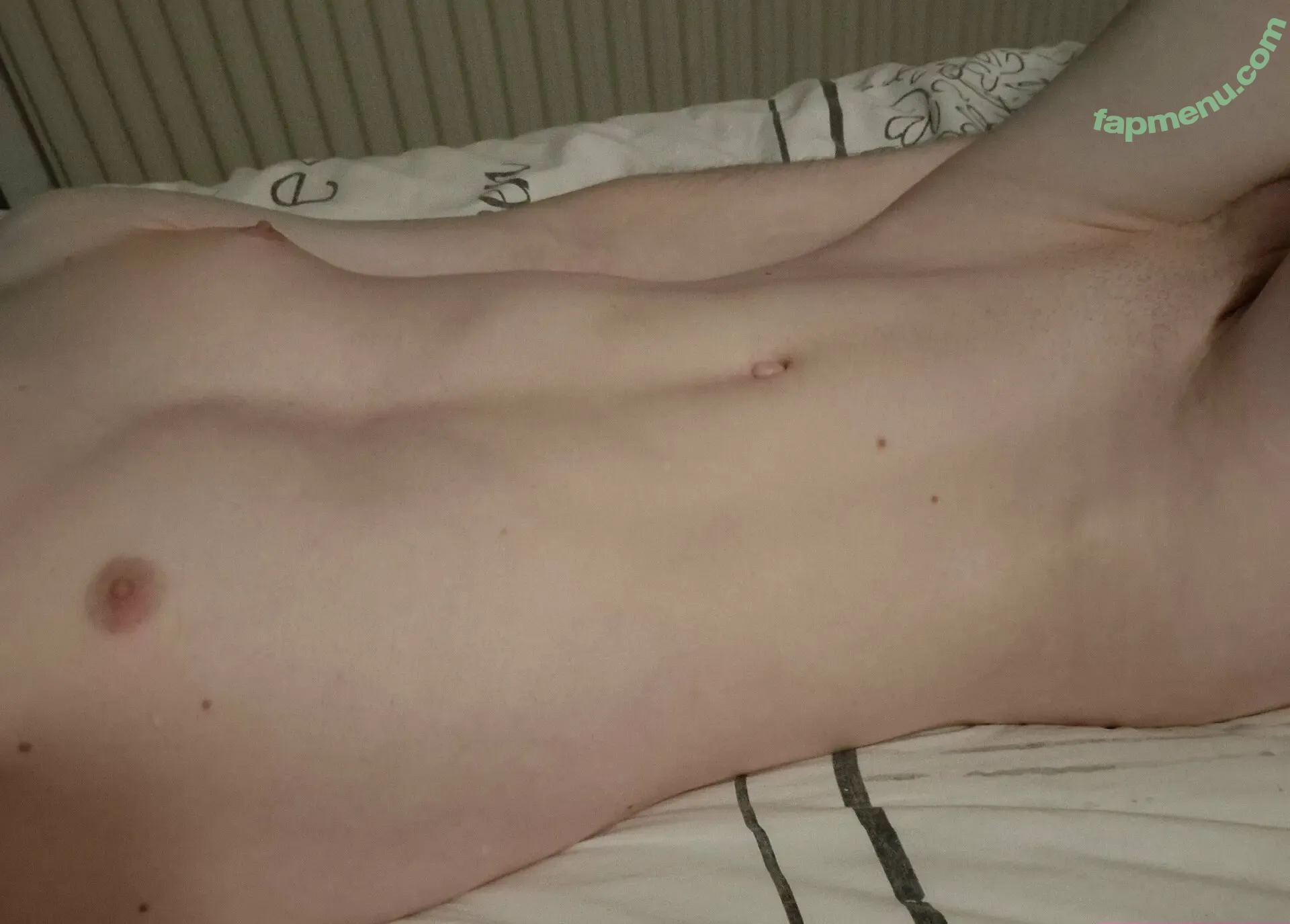 bicuriousboi99 nude photo #0040 (bicuriousbandofficial)