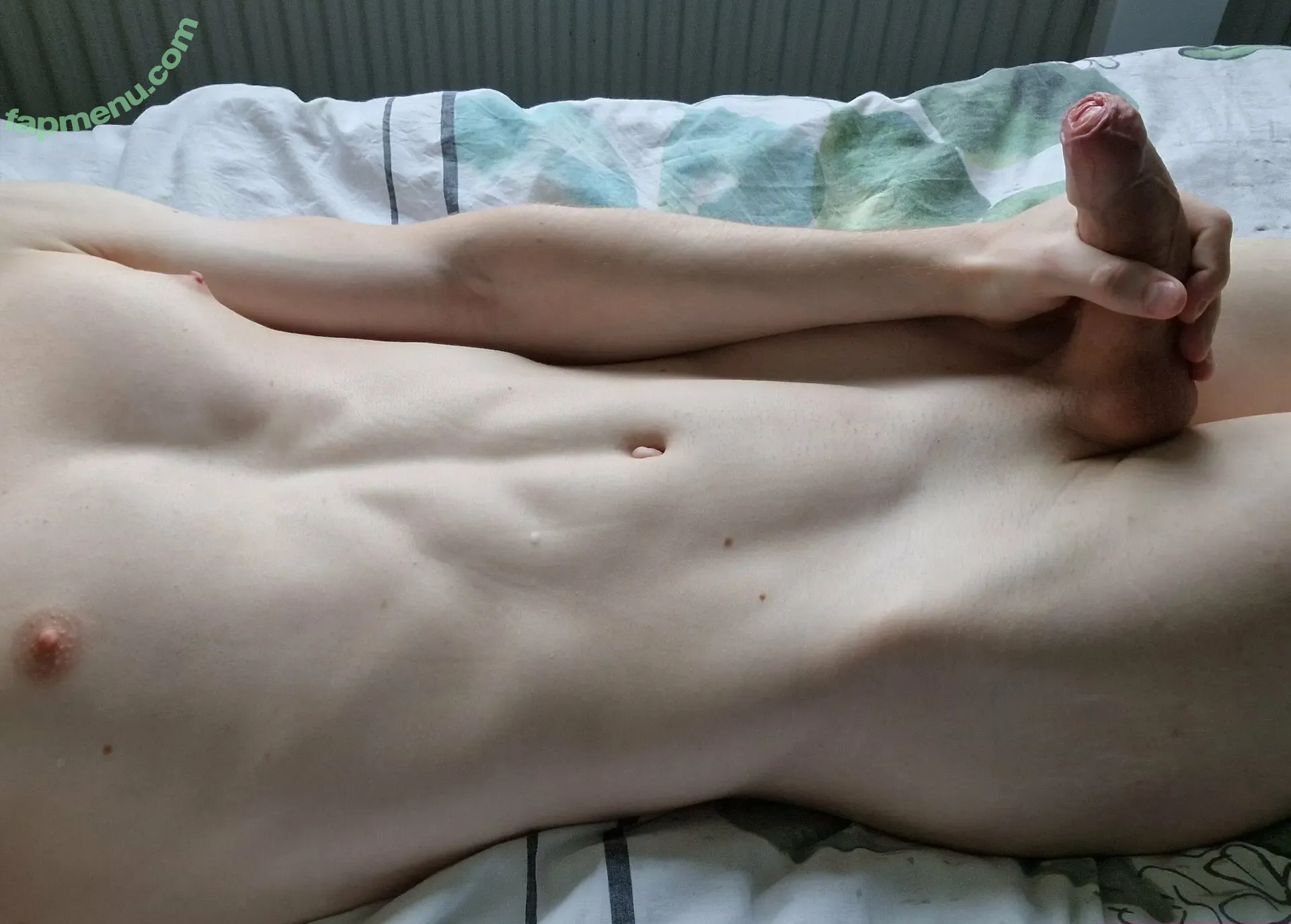 bicuriousboi99 nude photo #0042 (bicuriousbandofficial)