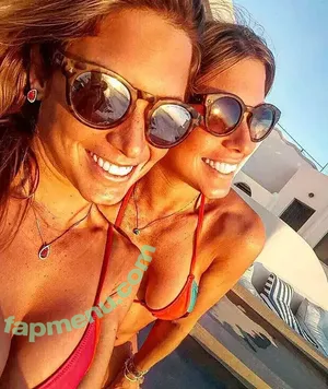 Bie & Branca Feres / Gêmeas do Nado Sincronizado / biaebrancaferes nude photo #0019