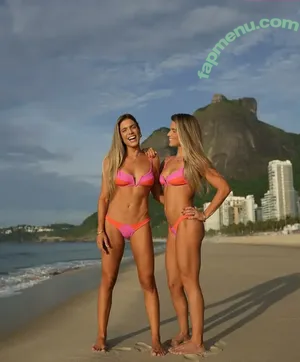 Bie & Branca Feres / Gêmeas do Nado Sincronizado / biaebrancaferes nude photo #0066