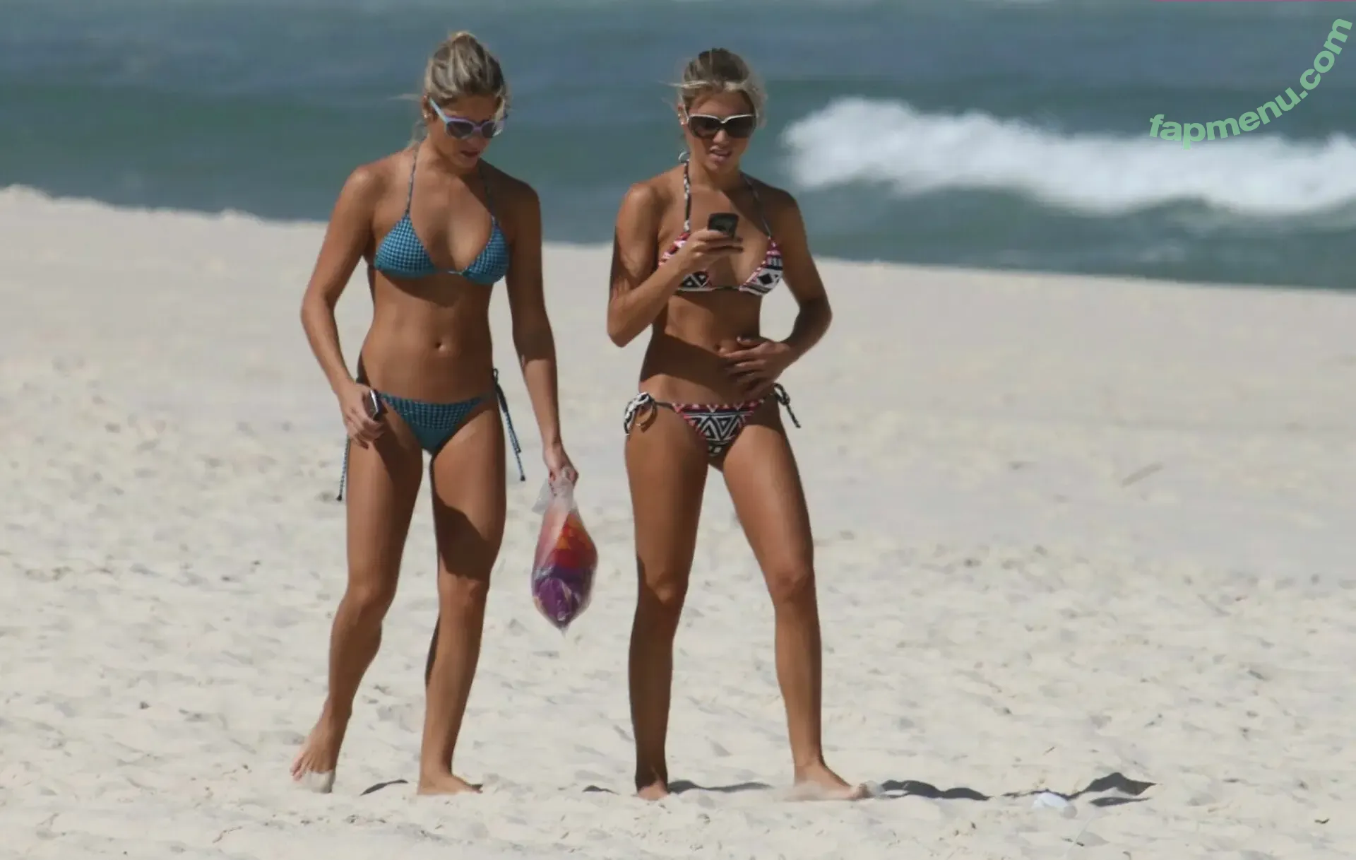 Bie & Branca Feres nude photo #0058 (Gêmeas do Nado Sincronizado / biaebrancaferes)