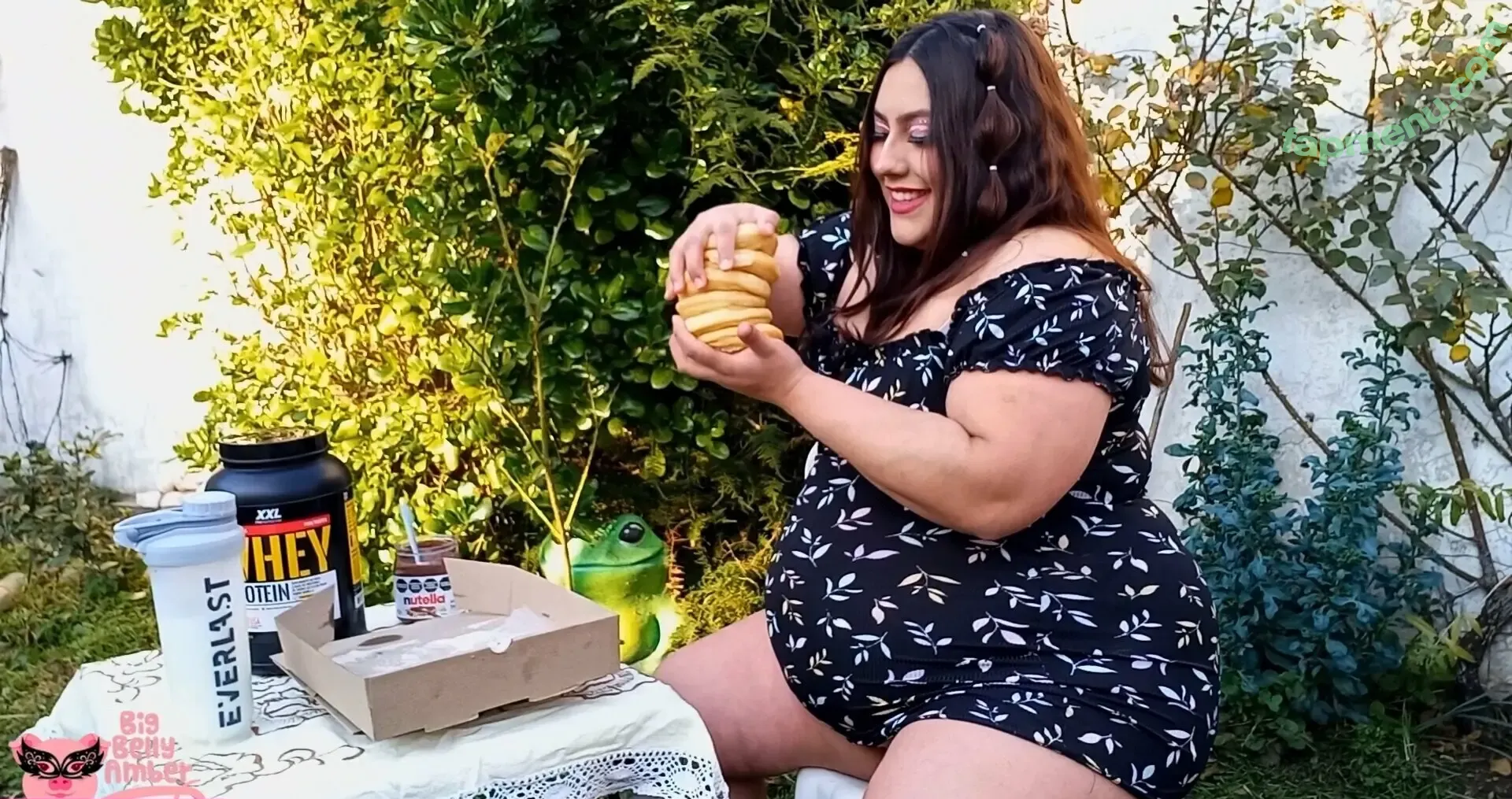 bigbellyamber nude photo #0008 (bigbellyamber)