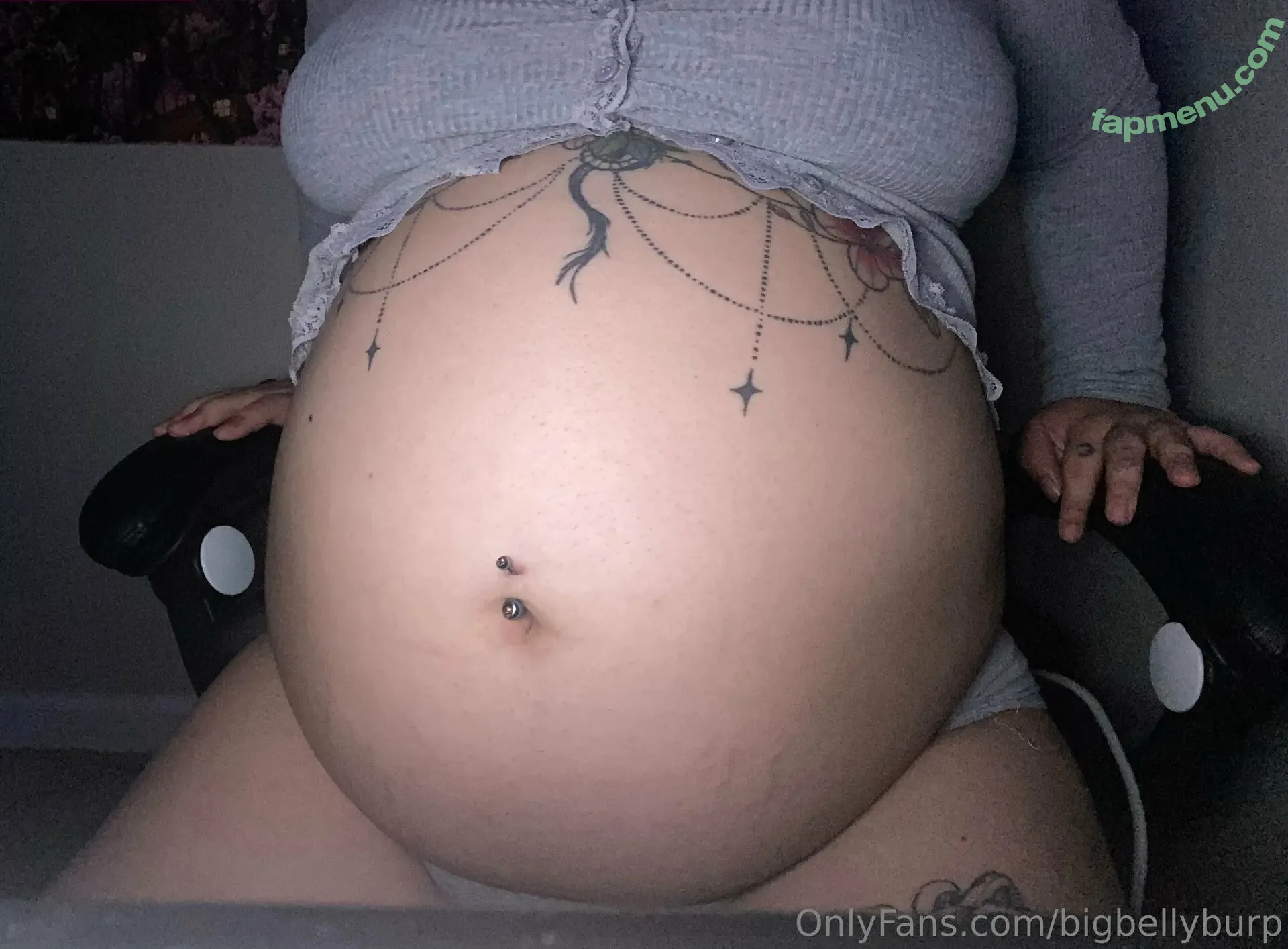 bigbellyburp nude photo #0001 (bigbellyburp)