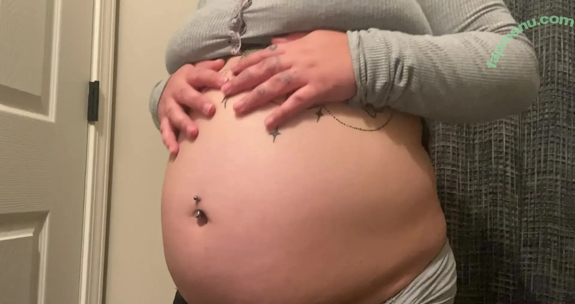 bigbellyburp nude photo #0004 (bigbellyburp)