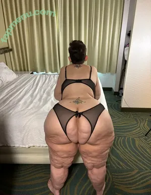 bigbootyasshley / the_real_bigbootyasshley nude photo #0357