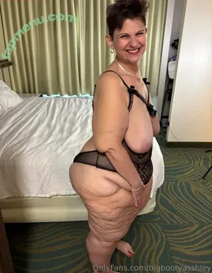 bigbootyasshley / the_real_bigbootyasshley nude photo #0359