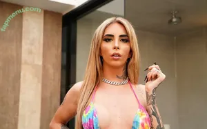 BigBootyTgirls.com / bigbootytgirl nude photo #0018