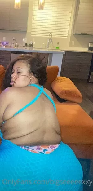 bigseeeeexxy / bigseeeeeexxy nude photo #0028